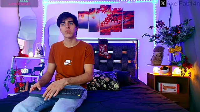 Alex and Fabian online show from December 8, 6:17 pm