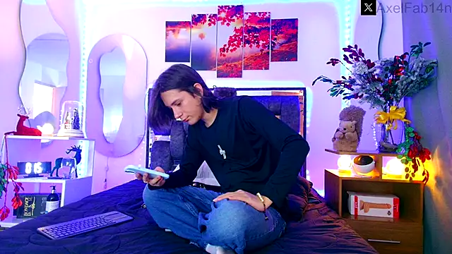Alex and Fabian online show from December 9, 6:25 pm
