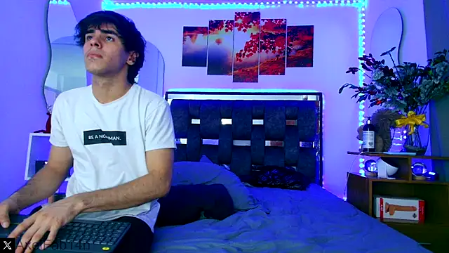 Alex and Fabian online show from December 20, 9:39 pm