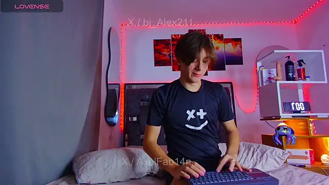 Snapshot of Alex_and_Fabian chatting on July 14, 3:00 am Alex and Fabian online show from July 14, 3:00 am