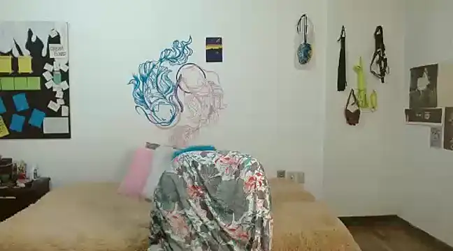 Snapshot of fenixmfx19 chatting on January 13, 10:13 pm fenixmfx19 online show from January 13, 10:13 pm