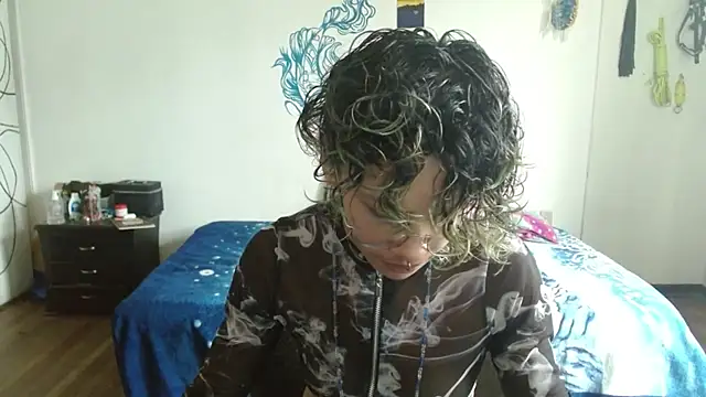 Snapshot of fenixmfx19 chatting on March 4, 8:38 pm fenixmfx19 online show from March 4, 8:38 pm