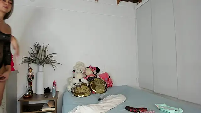 Snapshot of sahara_sweet00 chatting on February 12, 11:09 pm sahara sweet00 online show from February 12, 11:09 pm