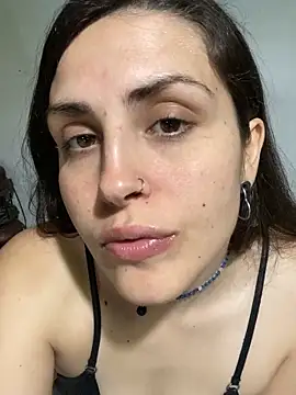 isadelasestrellas online show from October 5, 2:04 pm