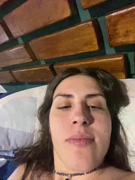 isadelasestrellas online show from February 11, 1:27 pm