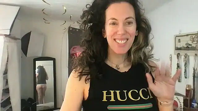 BonfireBonnie online show from February 4, 3:04 pm