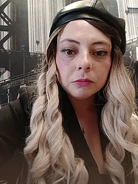 madelaine- online show from October 27, 8:02 pm