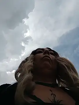 madelaine- online show from November 3, 6:20 pm