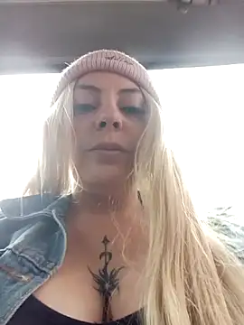 madelaine- online show from March 18, 6:33 pm