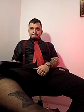 Snapshot of tony_landri chatting on February 19, 4:19 am tony landri online show from February 19, 4:19 am