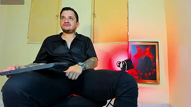 Snapshot of tony_landri chatting on March 20, 5:29 pm tony landri online show from March 20, 5:29 pm