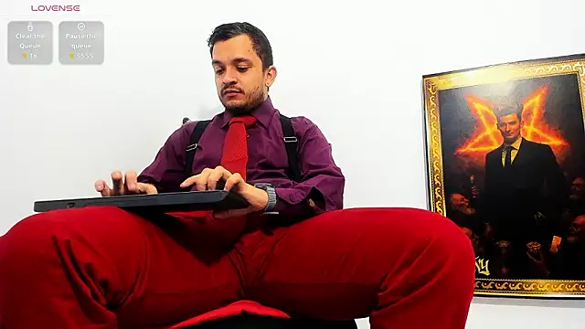 Snapshot of tony_landri chatting on March 28, 7:24 pm tony landri online show from March 28, 7:24 pm