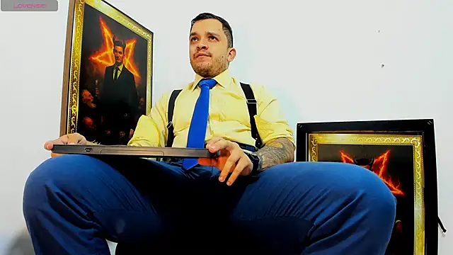 Snapshot of tony_landri chatting on May 13, 1:25 am tony landri online show from May 13, 1:25 am
