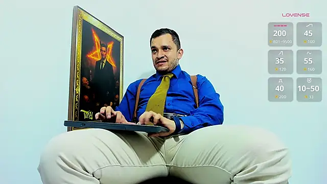 Snapshot of tony_landri chatting on May 15, 8:05 pm tony landri online show from May 15, 8:05 pm