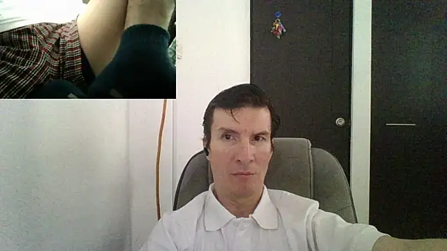 Snapshot of fieryloves chatting on December 17, 12:22 pm fieryloves online show from December 17, 12:22 pm