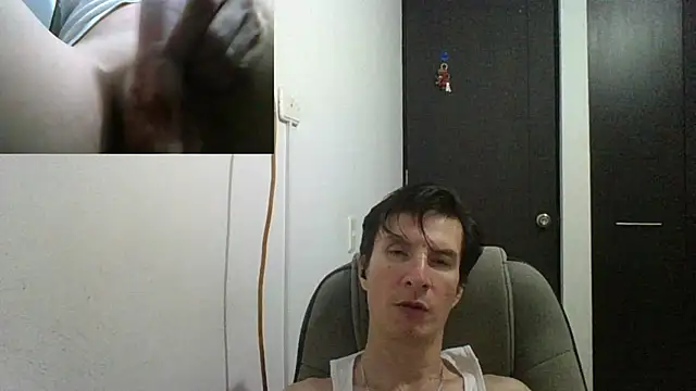 Snapshot of fieryloves chatting on December 18, 2:42 am fieryloves online show from December 18, 2:42 am