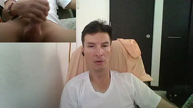 Snapshot of fieryloves chatting on January 1, 4:29 pm fieryloves online show from January 1, 4:29 pm