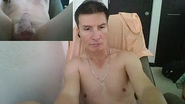 Snapshot of fieryloves chatting on January 1, 7:32 pm fieryloves online show from January 1, 7:32 pm