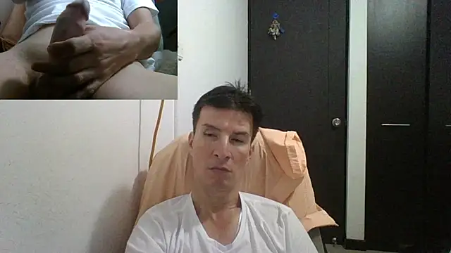 Snapshot of fieryloves chatting on January 1, 10:56 pm fieryloves online show from January 1, 10:56 pm