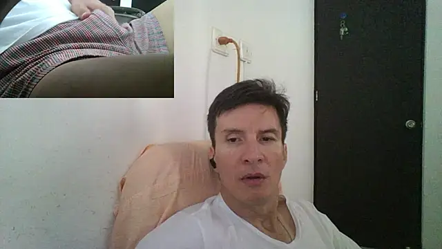 Snapshot of fieryloves chatting on January 11, 3:09 pm fieryloves online show from January 11, 3:09 pm