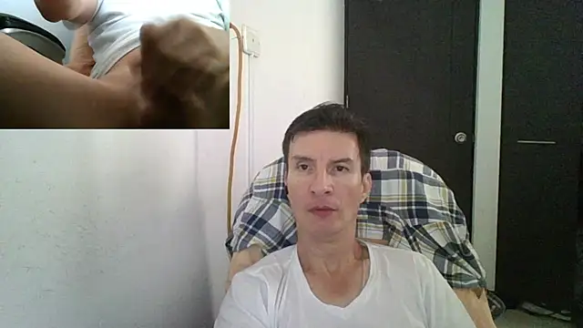 Snapshot of fieryloves chatting on January 14, 2:22 pm fieryloves online show from January 14, 2:22 pm