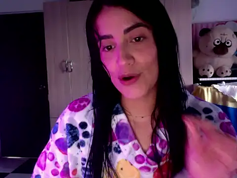 Snapshot of BulmaStar chatting on April 28, 10:04 pm BulmaStar online show from April 28, 10:04 pm