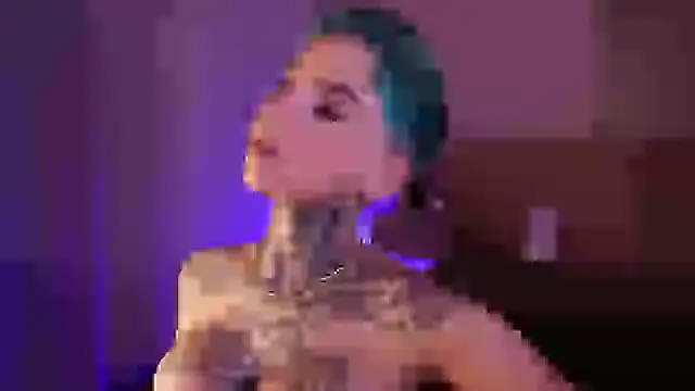 Snapshot of AliceShazaham_ chatting on January 6, 2:58 am AliceShazaham online show from January 6, 2:58 am