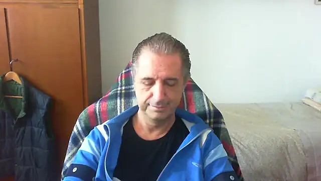 lliuk70mi online show from May 7, 1:27 pm