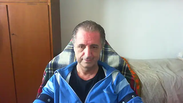 lliuk70mi online show from May 9, 2:00 pm