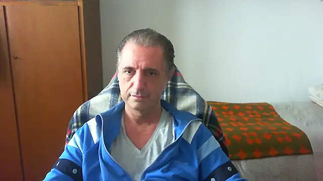 lliuk70mi online show from May 15, 2:46 pm