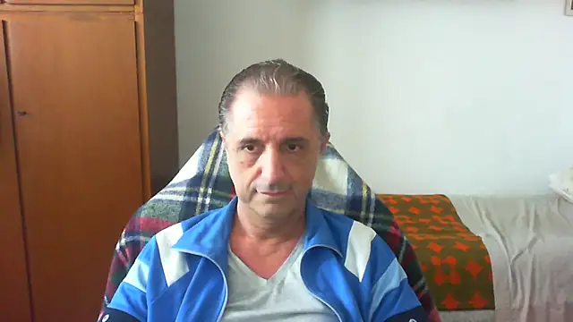 lliuk70mi online show from May 17, 12:23 pm