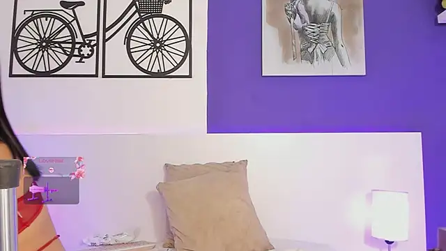 Snapshot of Izzy_bellx chatting on March 21, 3:44 am Izzy bellx online show from March 21, 3:44 am