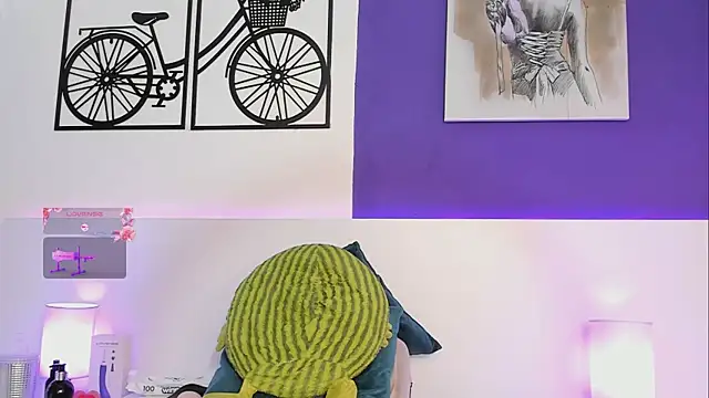 Snapshot of Izzy_bellx chatting on October 22, 2:34 am Izzy bellx online show from October 22, 2:34 am