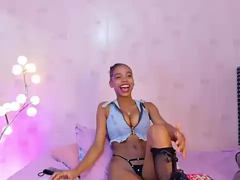 littleebonymommy online show from May 2, 7:35 am