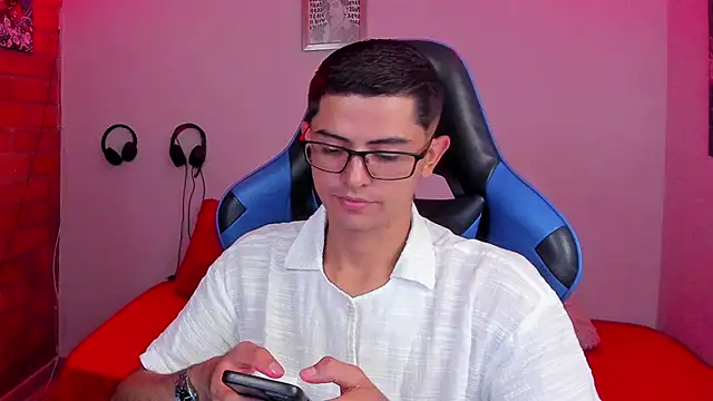 Ethan Sai    online show from October 15, 3:17 am