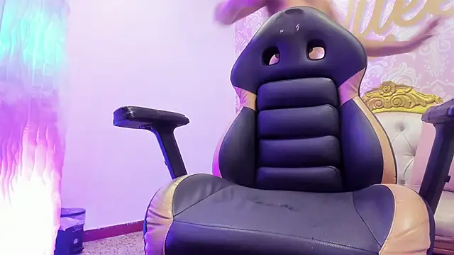 cute mia23 online show from February 15, 10:42 pm