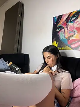 Snapshot of CAM_21X chatting on March 4, 10:16 pm CAM 21X online show from March 4, 10:16 pm