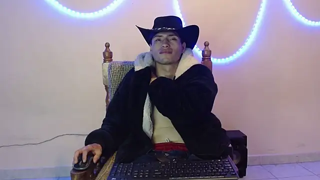nolanjay  online show from March 11, 11:48 pm