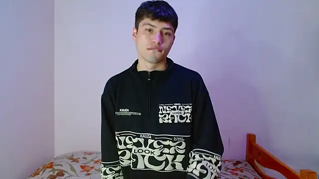 nolanjay  online show from September 24, 10:02 pm