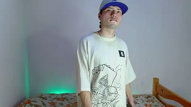 nolanjay  online show from September 25, 8:12 pm