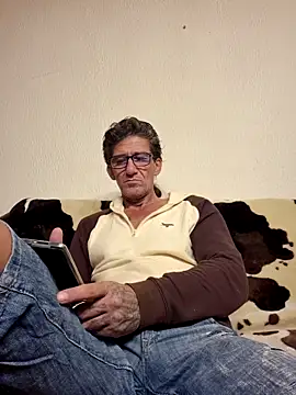 Snapshot of Zgodanilep chatting on October 5, 10:46 am Zgodanilep online show from October 5, 10:46 am