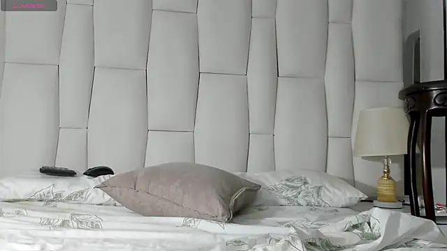 Snapshot of Regiina_Doll chatting on February 11, 7:02 am Regiina Doll online show from February 11, 7:02 am