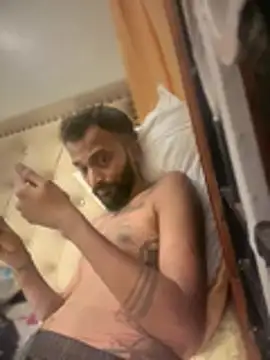 bigfatdick111 online show from February 24, 8:18 pm