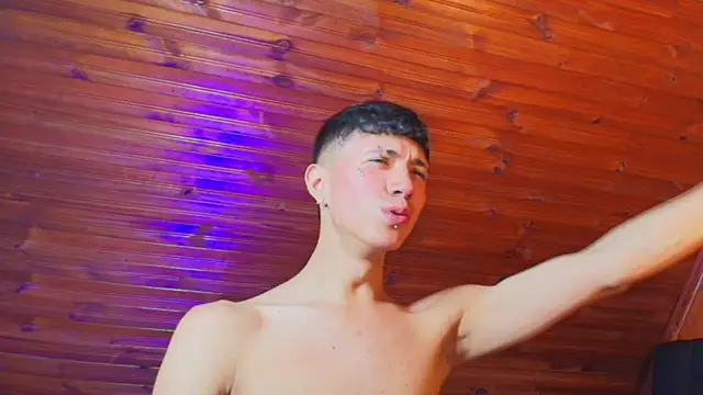 Snapshot of Justyn_Ross chatting on November 24, 8:19 pm Justyn Ross online show from November 24, 8:19 pm