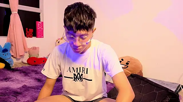 Snapshot of Justyn_Ross chatting on April 10, 1:22 am Justyn Ross online show from April 10, 1:22 am