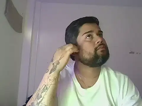GABRIELGARCIA1313 online show from August 1, 5:12 pm