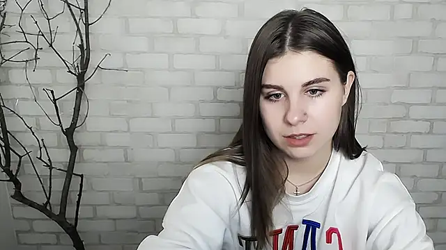 Sweet Doll Luna online show from December 10, 9:55 am