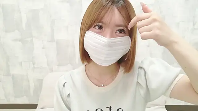 LOVE MOMO LOVE online show from April 13, 12:43 pm