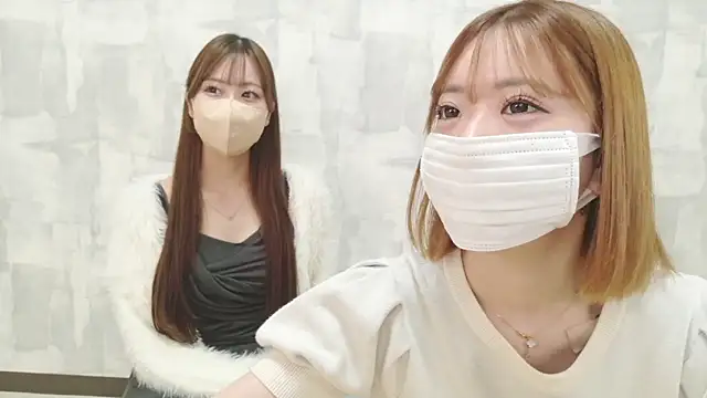 LOVE MOMO LOVE online show from May 12, 11:40 am