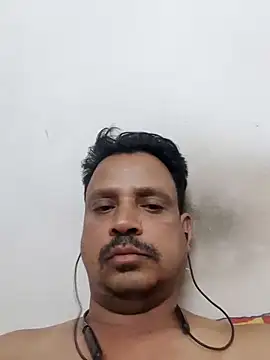 Snapshot of Raj1043 chatting on February 19, 6:43 pm Raj1043 online show from February 19, 6:43 pm